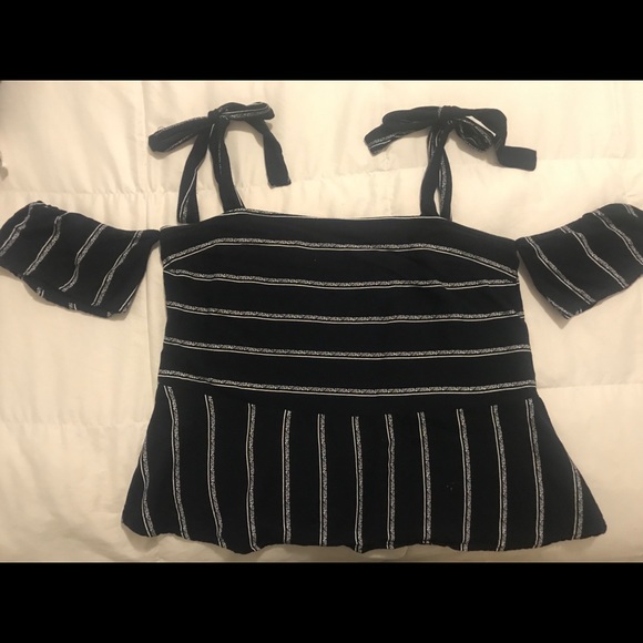 Splendid off the shoulder top - Picture 2 of 3